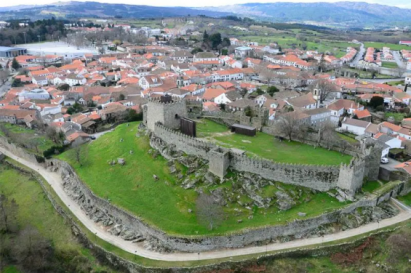 Château de Trancoso, murailles et portes